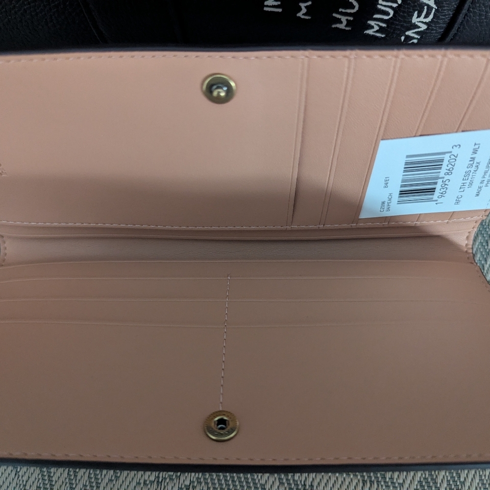 Essential Slim Wallet - Picture 8 of 16